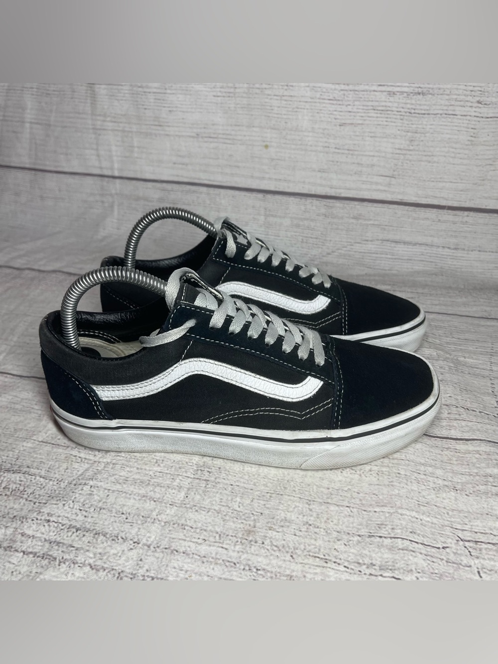 Vans Old Skool Women’s 8 Suede Canvas Black & White Shoes